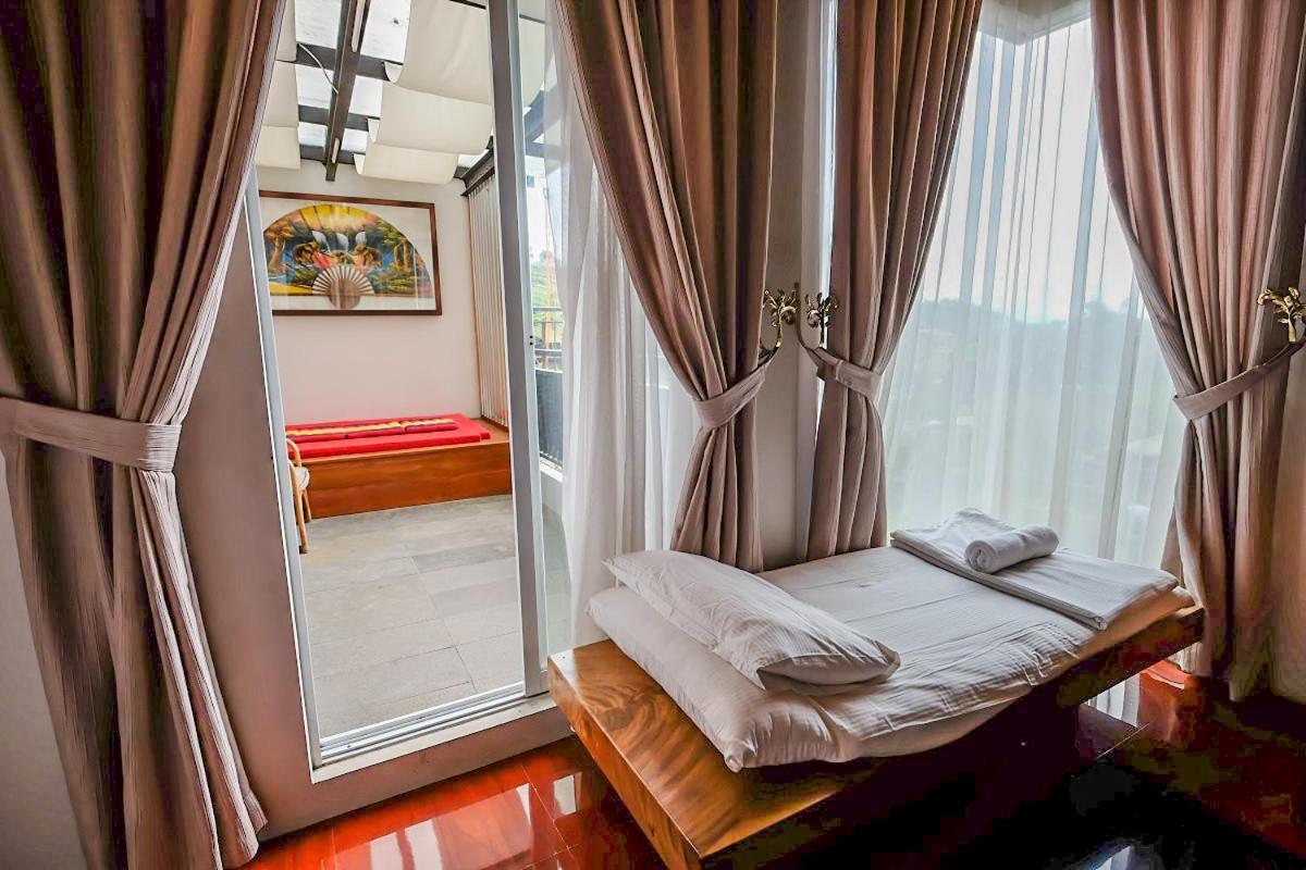 Rumah Stroberi Organic Farm & Family Lodge Lembang Dış mekan fotoğraf