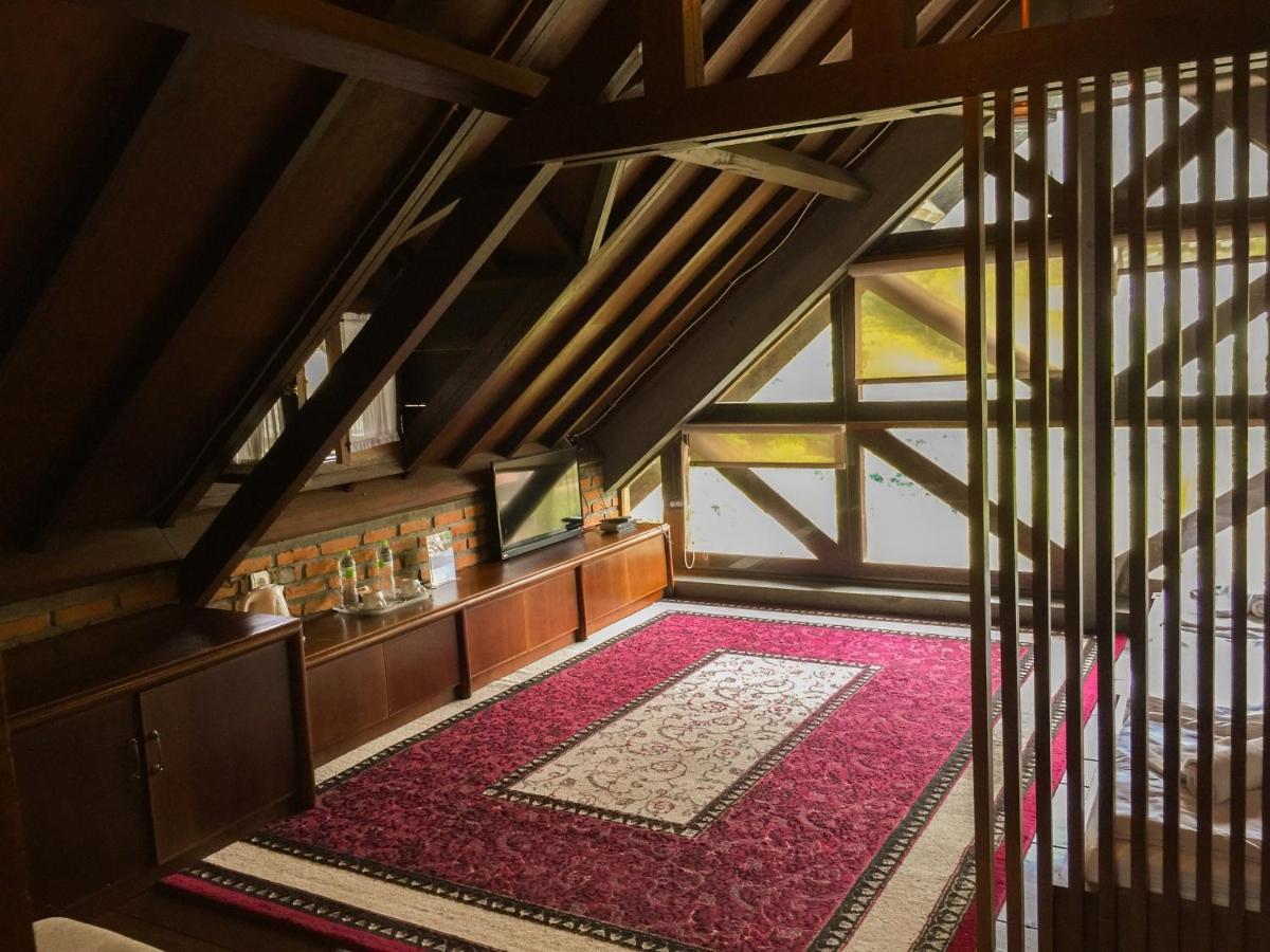 Rumah Stroberi Organic Farm & Family Lodge Lembang Dış mekan fotoğraf
