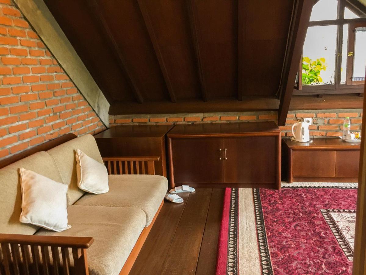 Rumah Stroberi Organic Farm & Family Lodge Lembang Dış mekan fotoğraf